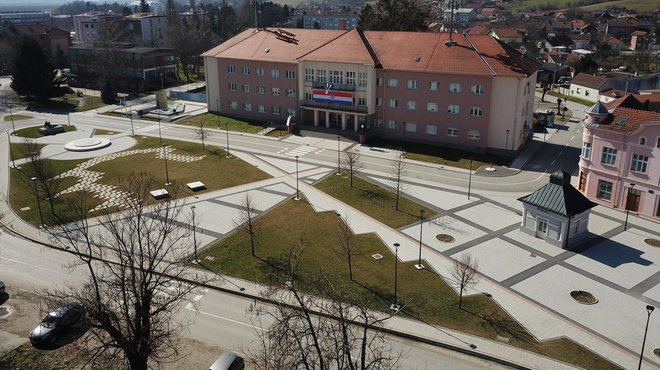 Novouređeni gradski Trga bana Jelačića dao je potpuno novu vizuru samom centru grada/Foto: Grad Pakrac