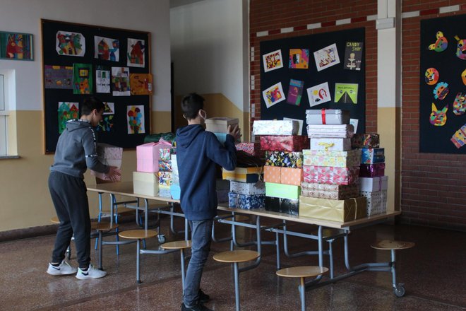 Darove koje su prikupili učenici iz Đulovca, učenicima u Topusku/Foto: Osnovna škola Vladimir Nazor Topusko