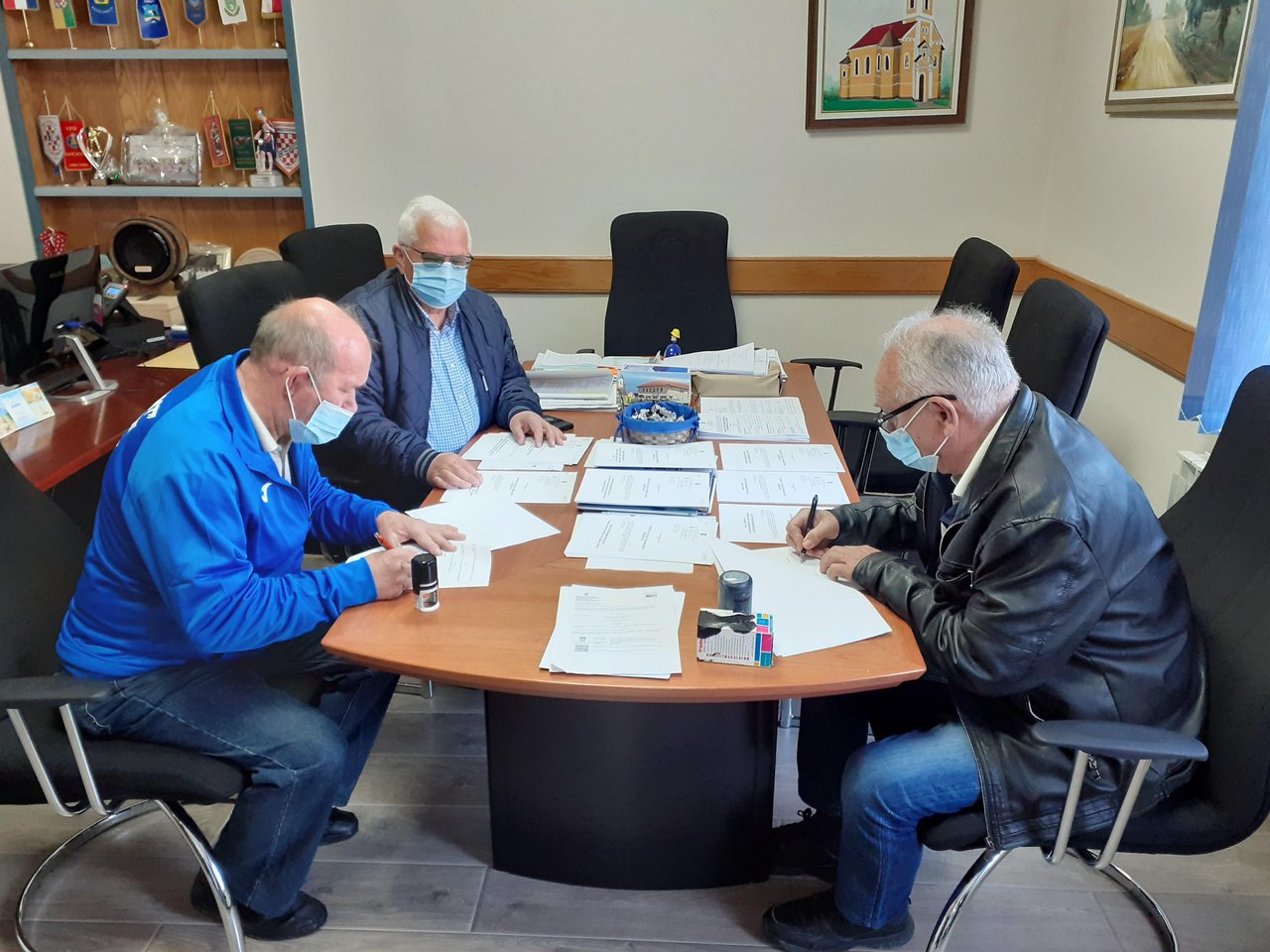 Fotografija: U Općini Končanica izvršeno je potpisivanje ugovora o financiranju projekata udruga za 2021. godinu/Foto: Općina Končanica