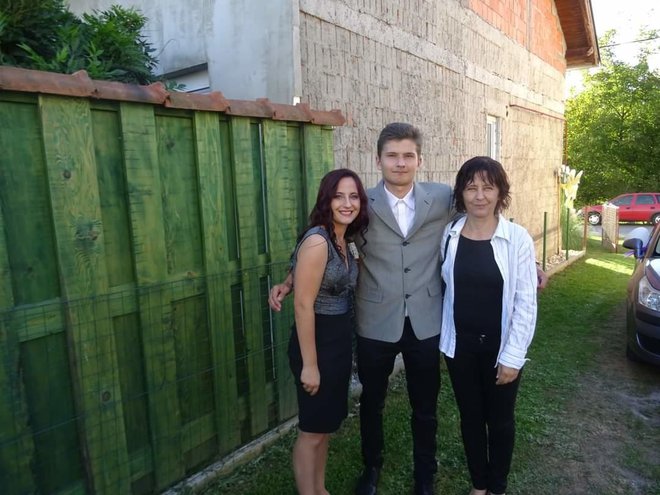 Andrea, brat Božidar i majka Svjetlana/Foto: Privatni album