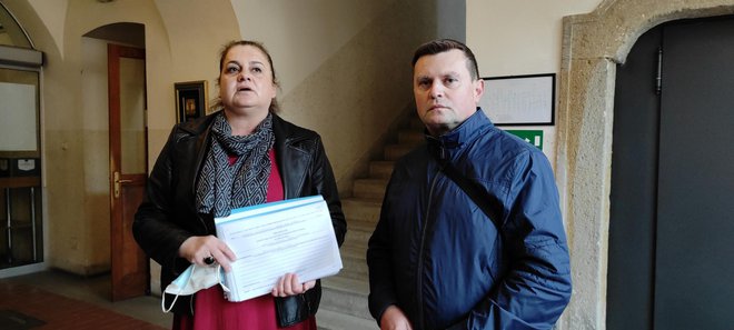 Valna Bastijančić Erjavec i Dalibor Rac iz DHSS-a predali su listu za Gradsko vijeće Grada Bjelovara/Foto: Martina Čapo