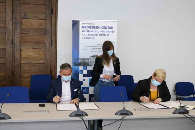 Potpisivanje Sporazuma o suradnji između Zdravstvenog veleučilišta Zagreb i Grada Pakraca na ovom projektu/Pakrački list