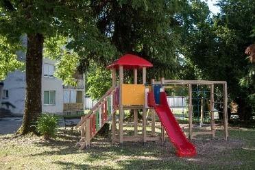 Obnoviljeno je i modernizirano 10-ak dječjih igrališta po gradu u vrijednosti 850.000 kuna