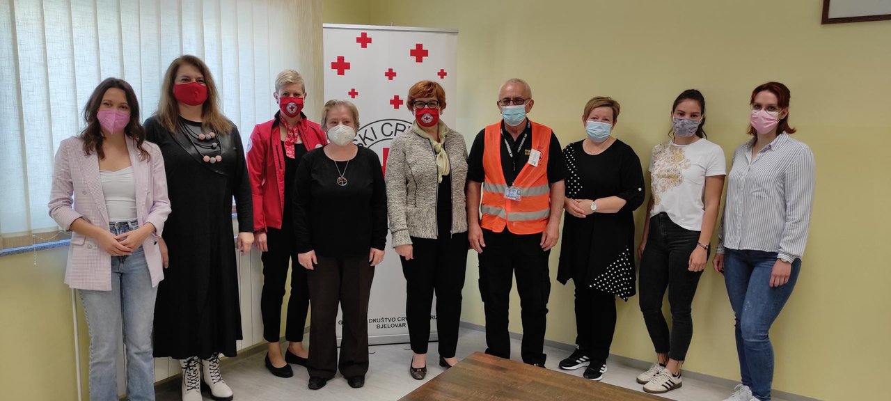 Fotografija: Volonteri bjelovarskog Crvenog križa koji su prikupili najviše volonterskih sati nakon razornog potresa/Foto: Martina Čapo