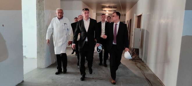 Prilikom posjeta predsjednik Milanović obišao je i unutrašnjost buduće zgrade Opće bolnice Bjelovar/ Foto: Martina Čapo