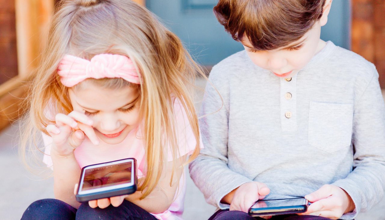 Fotografija: Utjecaj mobitela, tableta i ostalih ekrana jako utječe na razvoj i ponašanje vašeg djeteta/Foto: Unsplash
