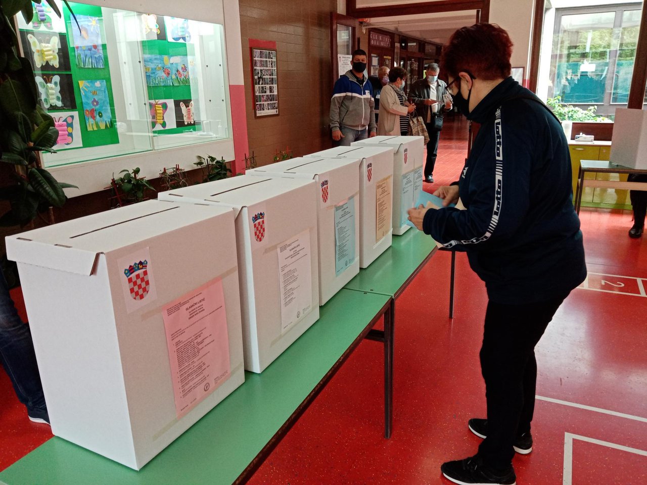 Fotografija: Do 11:30 na birališta u BBŽ je izašlo 13,78 posto birača / Foto: Deni Marčinković