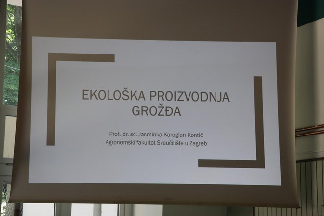 Održano je stručno predavanje na temu „Ekološka proizvodnja grožđa“ u 10 sati u Društveno-kulturnom centru/Foto: Daria Marković