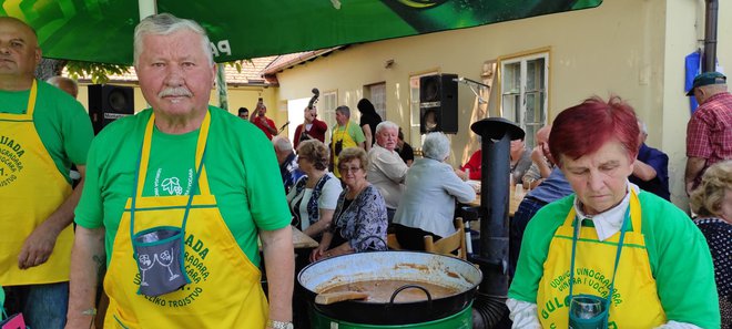 Dragutin Kovač član je Udruge i također glavni kuhar gulaša za sve goste/Foto: Martina Čapo