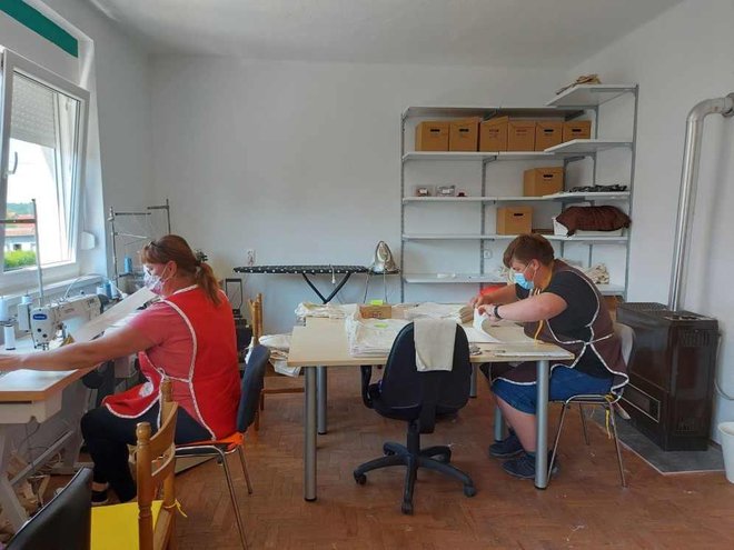 Krojačice izrađuju nove proizvode/Foto: Ždralice