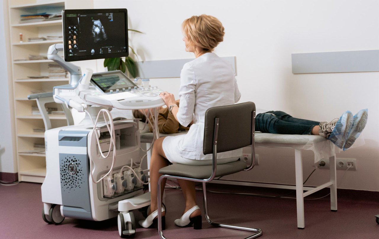 Fotografija: Ultrazvučni pregled dojki jednostavna je i lako dostupna dijagnostička metoda jednako pogodna za sve dobne skupine, a može nam dati puno vrijednih informacija o stanju dojki/Foto: Pexels