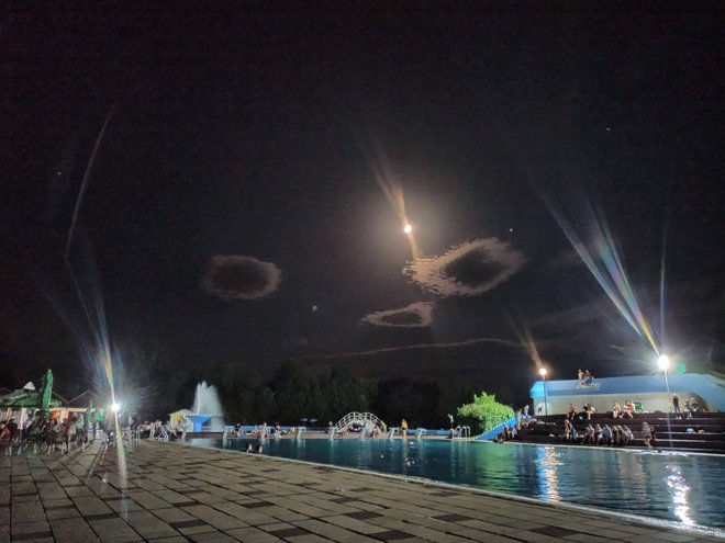 Na lipičkim bazenima možete doći i na noćno kupanje po cijeni od samo 5 kuna!/Foto: Bazeni Lipik