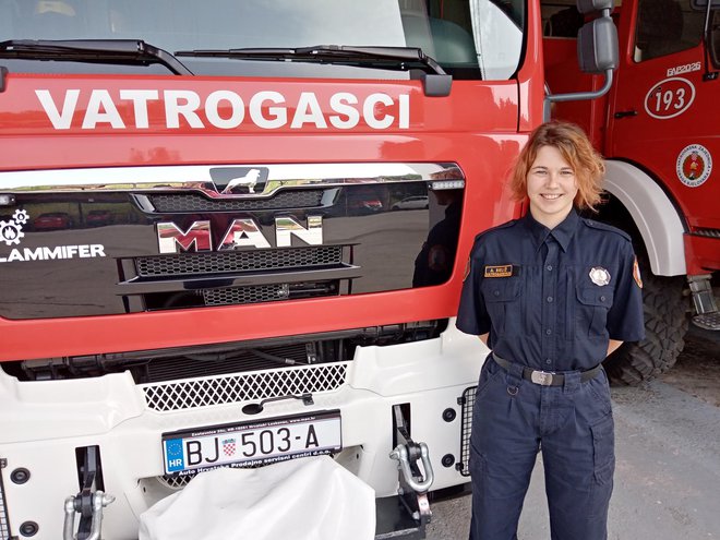 <p>Anja Seliž, prva profesionalna vatrogaskinja u BBŽ/ Foto: Deni Marčinković</p>
