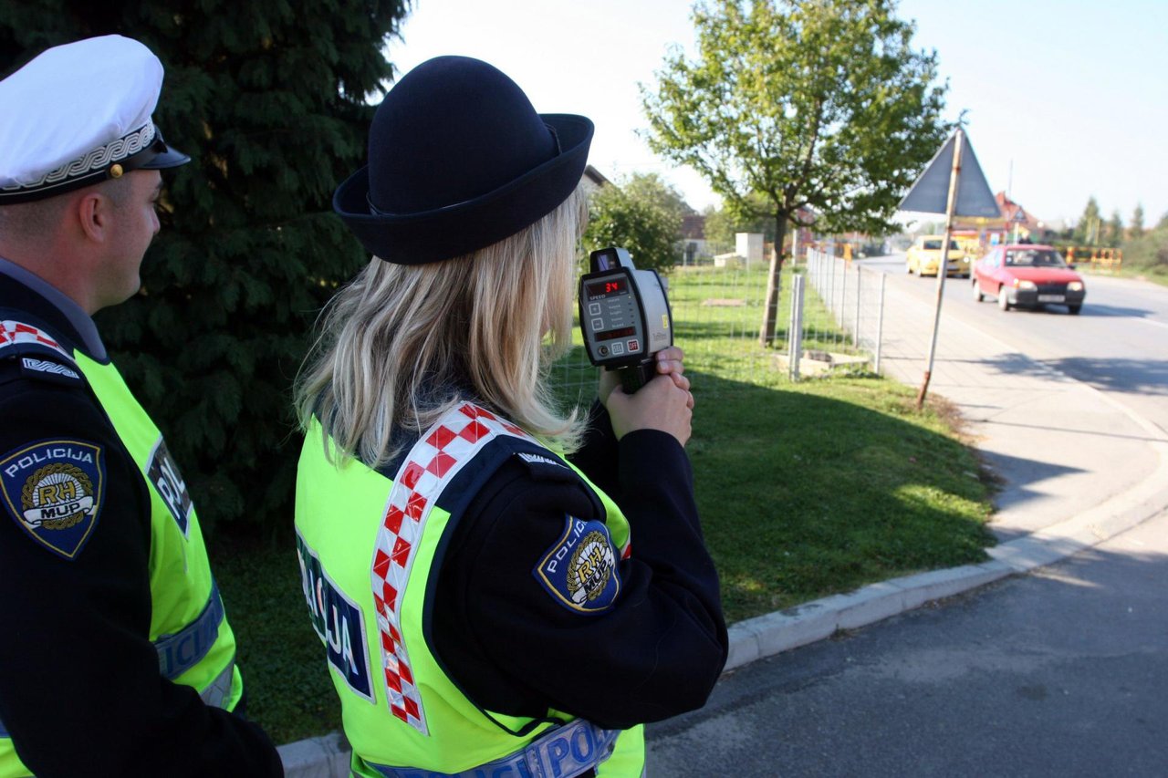 Fotografija: Policija je posebno provjeravala brzinu, alkohol, mobitel i vožnju bez pojasa/Foto: Željko Hajdinjak/Cropix