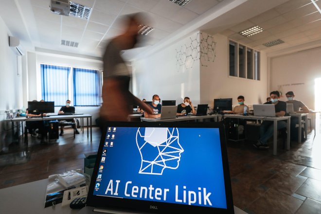 Polaznici Centra za umjetnu inteligenciju Lipik snimljeni na jednom od predavanja / Foto: Danijel Soldo/CROPIX