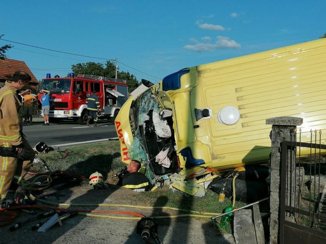 <p>Dvije osobe smrtno su stradale u kobnoj prometnoj nesreći nedaleko Suhopolja/ Foto: Informativni centar Virovitica</p>
