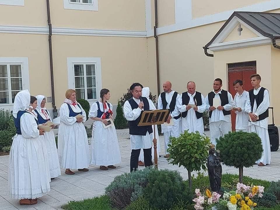 Fotografija: Tradicionalni koncert pučkih marijanskih pjesama/ Foto: HORKUD Golub
