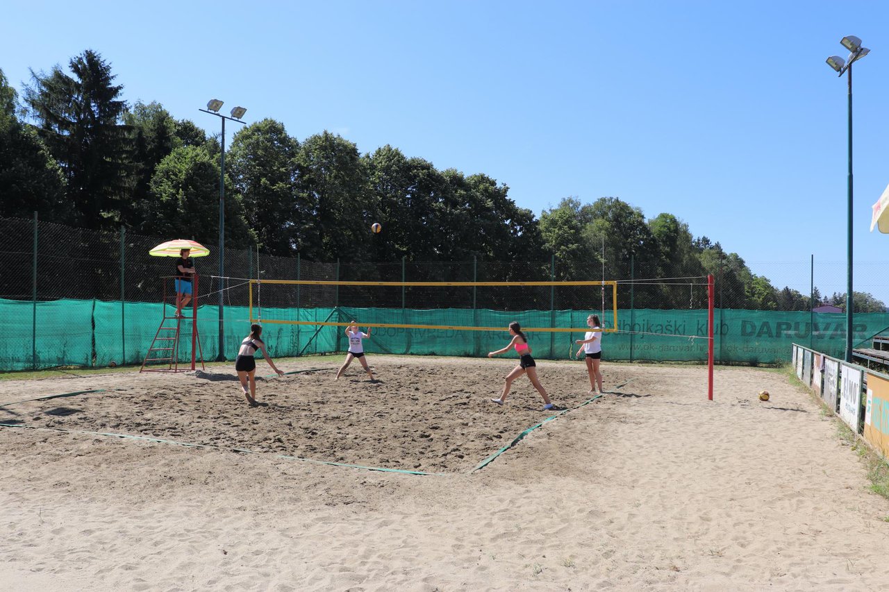 Fotografija: Odbojka na pijesku postaje sve popularnijie ljtni način rekreacije/Foto: Daria Marković
