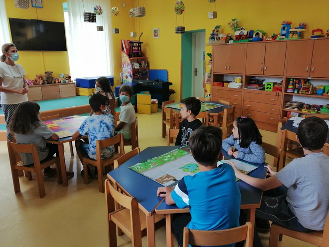 <p>Mališani su pažljivo slušali što im je knjižničarka pričala/Foto: Narodna knjižnica "Petar Preradović" Bjelovar</p>
