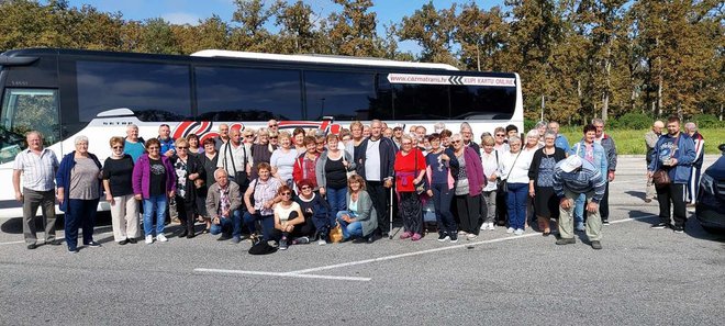 <p>Umirovljenici su u Novi Vinodolski otputovali u utorak, s dva autobusa, njih ukupno 70/Foto: Facebook Ivan Ćurić</p>
