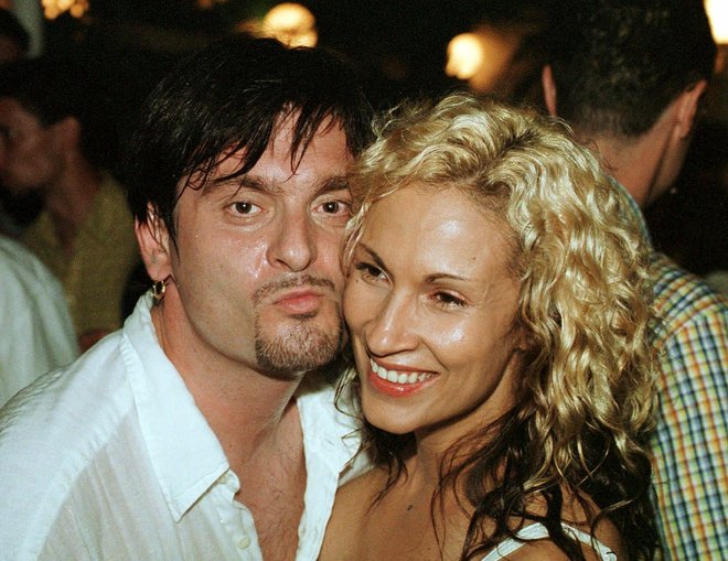 <p>Dino i Ivana Banfić 2002. godine u zagrebačkom Saloonu/Foto: Ranko Šuvar/Cropix</p>

