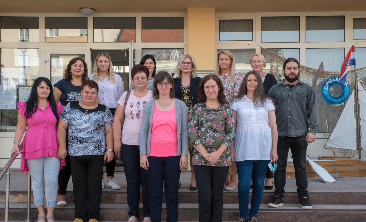 Fotografija: Deset žena jučer je u daruvarskoj gradskoj vijećnici dobilo svjedodžbe/Foto: Predrag Uskoković
