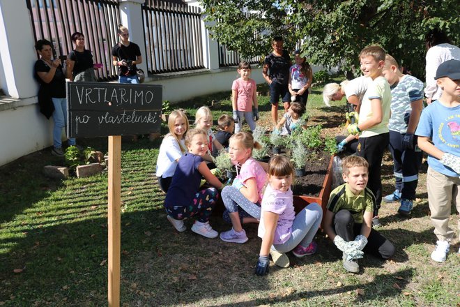 <p>Veliki interes djece vladao je za "Vrtlarenje po vlastelinstvu"/Foto: Pakrački list</p>

