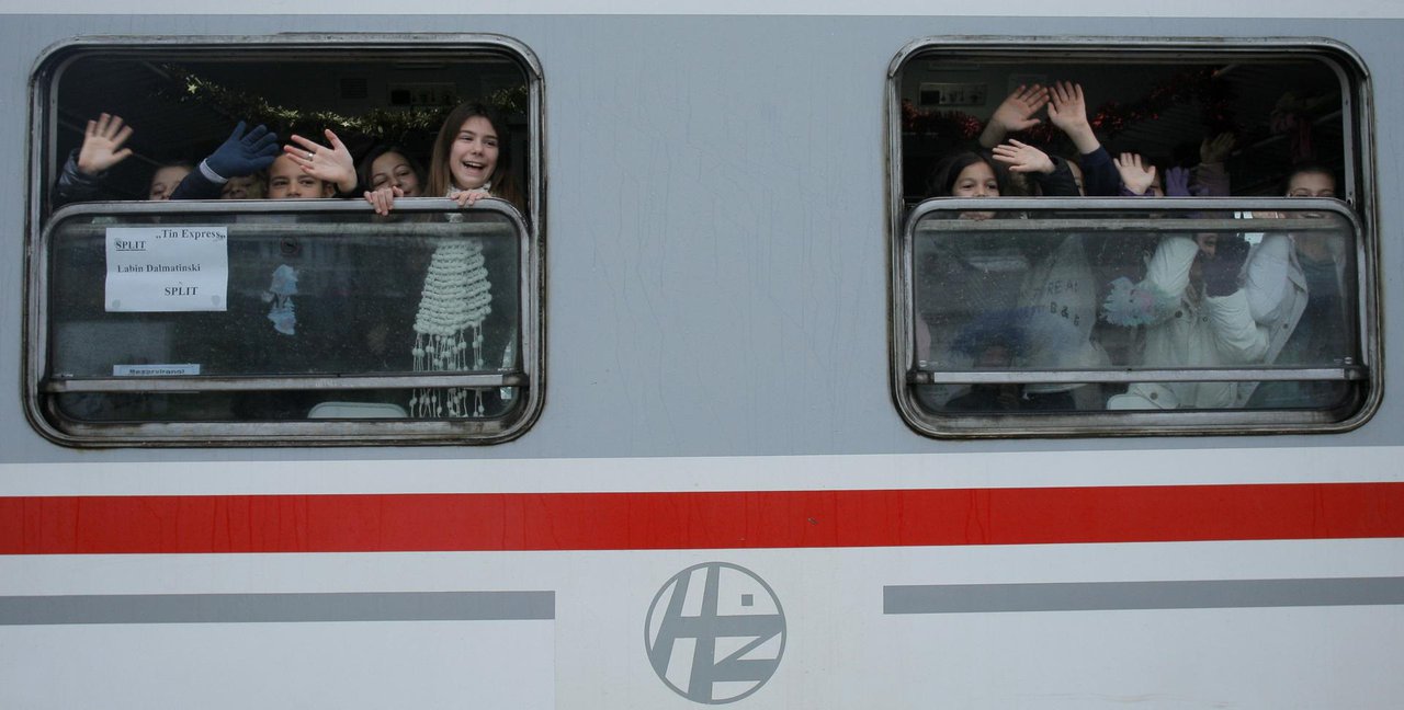 Fotografija: Besplatni vlak imat će učenici osnovnih i srednjih škola na području cijele Hrvatske/Foto: Duje Klarić/CROPIX
