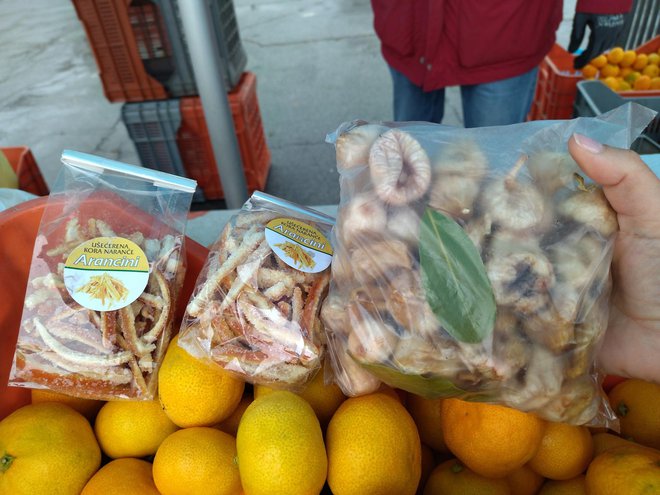 <p>Bjelovarčani od Opuzenaca također mogu kupiti arancine i suhe smokve/Foto: Martina Čapo</p>
