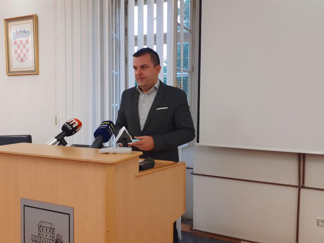 <p>Gradonačelnik i saborski zastupnik Dario Hrebak potvrdio je da je već razgovarao s premijerom da se pronađu sredstva za stočare/Foto: MojPortal</p>
