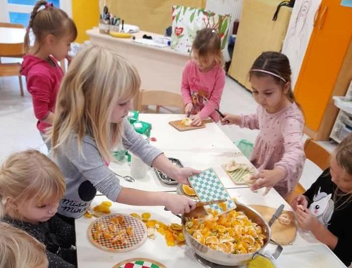 Fotografija: Djeca su sama pripremala zdrave obroke/Foto: DV Vladimir Nazor Daruvar
