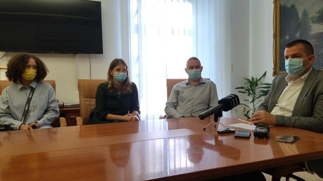 Gradonačelnik je Martu i njenu mentoricu ugostio u svom uredu/ Foto: Deni Marčinković
