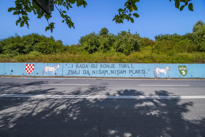 Nakon višednevnog volonterskog truda članova i simpatizera Udruge, obnovljen je mural u Donjem Čagliću/Foto: Udruga djece branitelja Domovinskog rata Pakrac - Lipik
