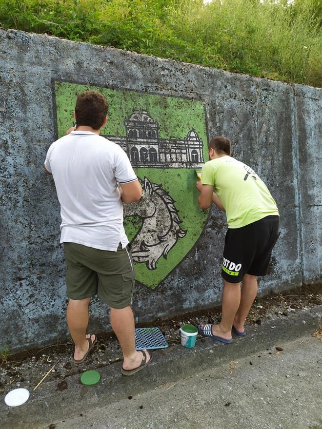 Obnova murala u Donjem Čagliću/Foto: Udruga djece branitelja Domovinskog rata Pakrac - Lipik
