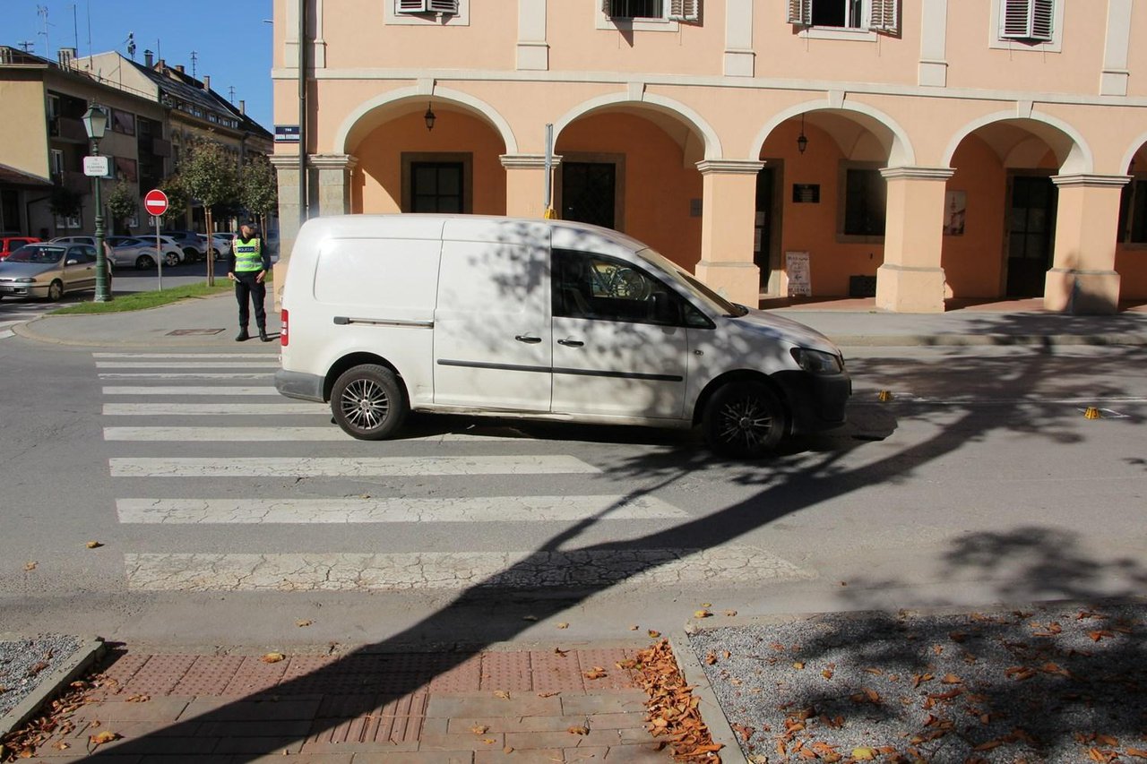 Fotografija: Nesreća se dogodila ispred bjelovarske Gradske uprave/ Foto: PU bjelovarsko bilogorska
