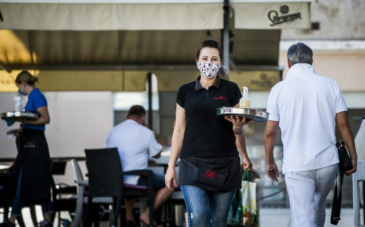 Fotografija: U daruvarskim i garešničkim kafićima policija uhvatila goste bez maski, dobili su upozorenja/Foto: Nikolina Vukovic Stipanicev/CROPIX (Ilustracija)
