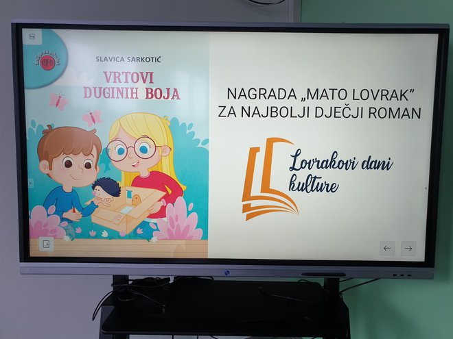 Dobitnicom godišnje Nagrade Mato Lovrak za najbolji dječji roman objavljen u 2020., proglašena je književnica Slavica Sarkotić, za roman "Vrtovi duginih boja" u izdanju Alfe d.d./Foto: Marina Balen
