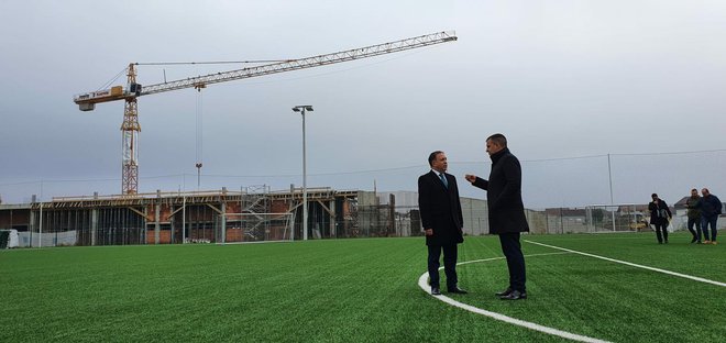 Veleposlanik Alžira iznenađen je što se u Bjelovaru grade dva stadiona/ Foto: Grad Bjelovar
