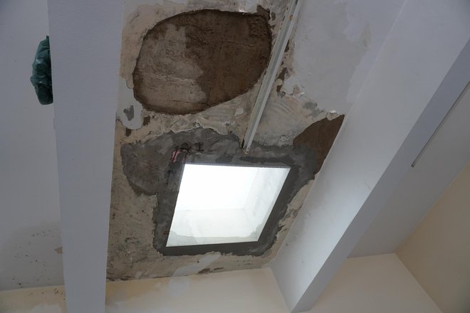Ovako je plafon izgledao nakon prokišnjavanja krova/Foto: MojPortal.hr
