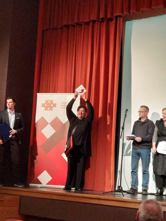 Nagradu je u Vodicama preuzela Maja Fabičević/Foto: Bjelovarsko kazalište
