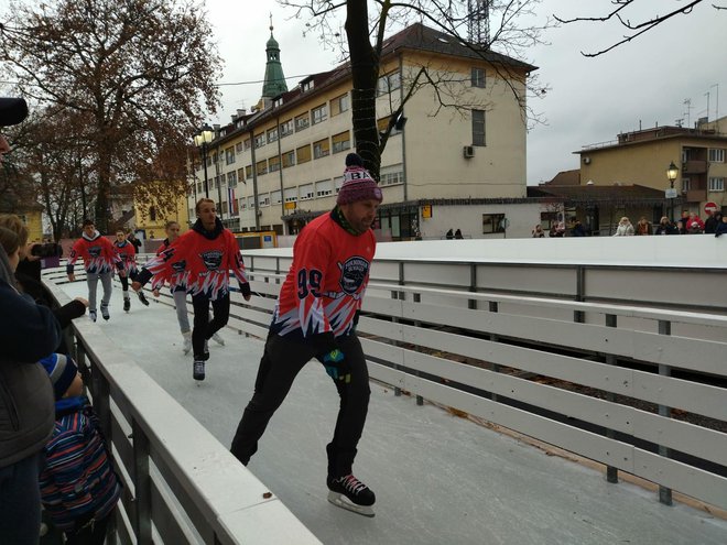 Bjelovarski hokejaši isprobali su led/Foto: Martina Čapo
