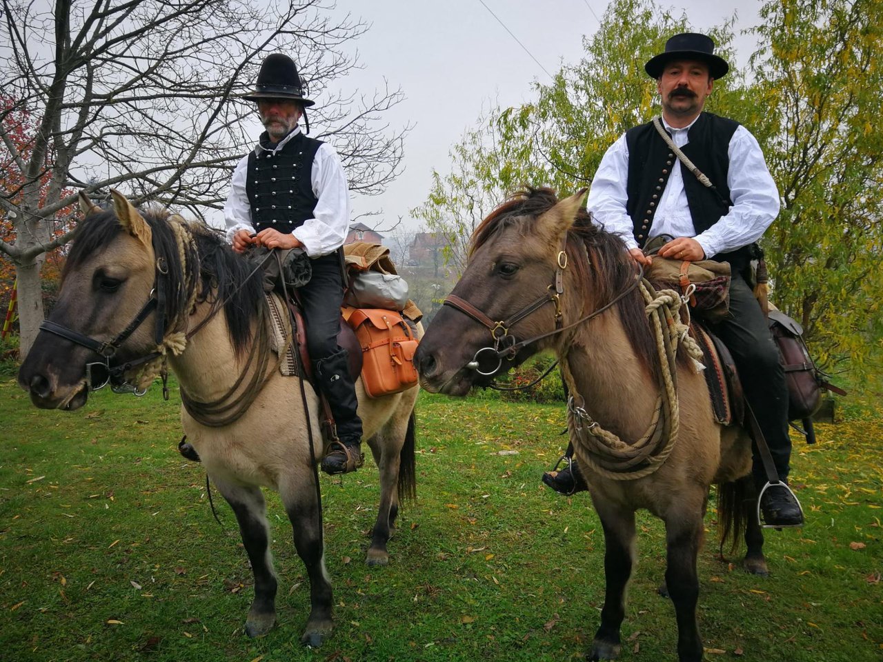 Fotografija: Eördög András, uzgajivač konja iz Bugac Puszte u Mađarskoj i Kinces Kálmán, pastor iz Transilvanije u Rumunjskoj/Foto: Snježana Sabo
