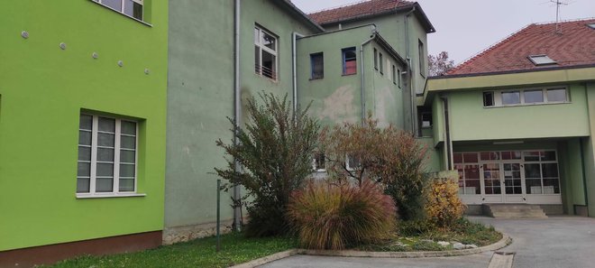 Zgrada vrtića i škole u Hercegovcu povezana je što čini idealne uvjete za školsku učionicu pretvoriti u vrtićku/Foto: Martina Čapo
