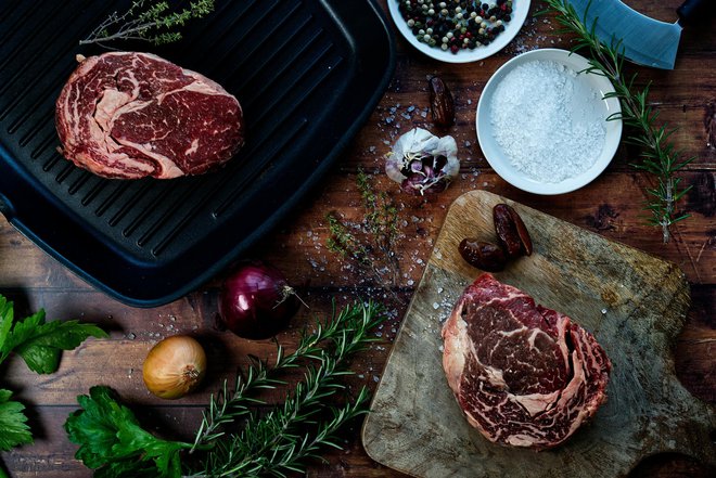 Kupujte svježe meso i sami ga pripremajte/Foto: Unsplash
