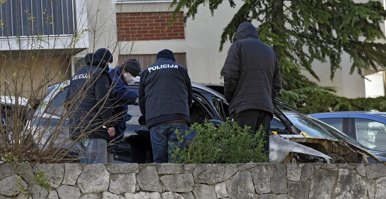 Fotografija: Očevid na zapaljenom automobilu obavili su policajci iz Bjelovara/Foto: Joško Šupić/CROPIX (ilustracija)
