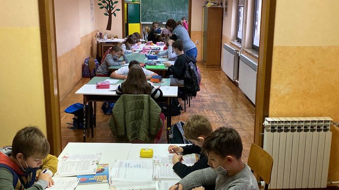 Budući da su u produženi boravak uključeni učenici prva četiri razreda, oni su podijeljeni u manje grupe kako se ne bi miješali/Foto: Sanja Vranješević
