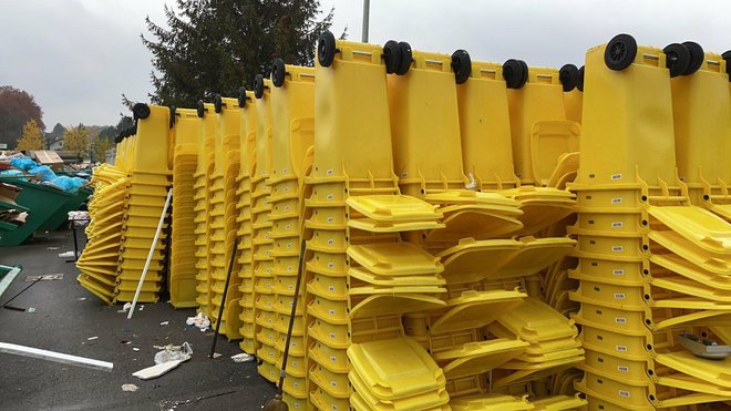 Žute kante su za prikupljanje plastike/Foto: Darkom Daruvar
