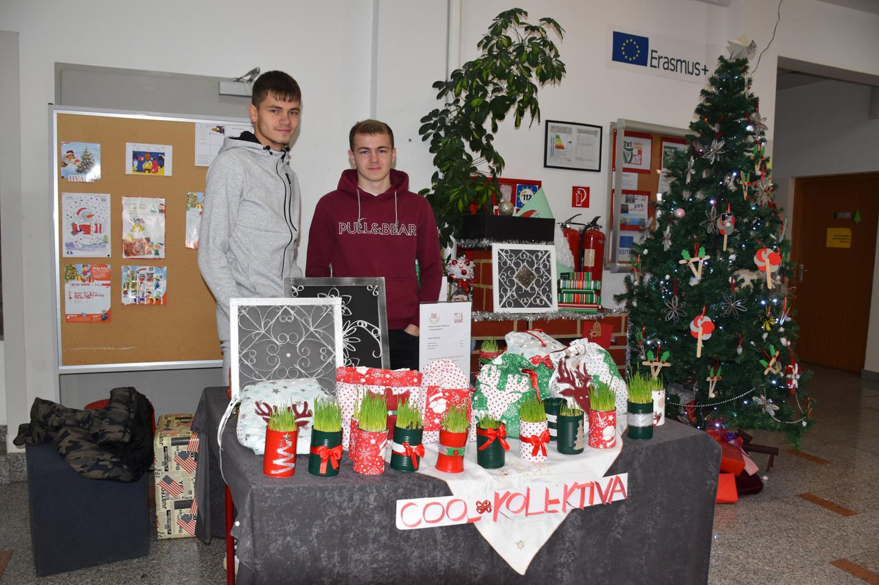 Fotografija: Prikupljanje sredstva i prodaja proizvoda u školi/ Foto: KTŠ Bjelovar
