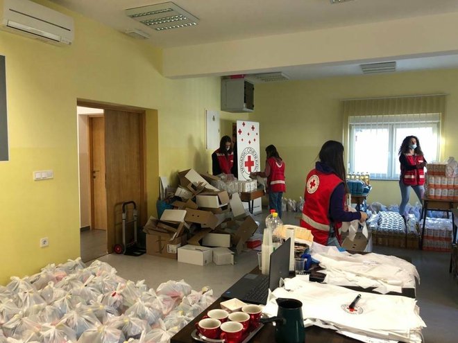 Članovi bjelovarskog Crvenog križa pripremili su 920 paketa/ Foto: GDCK Bjelovar
