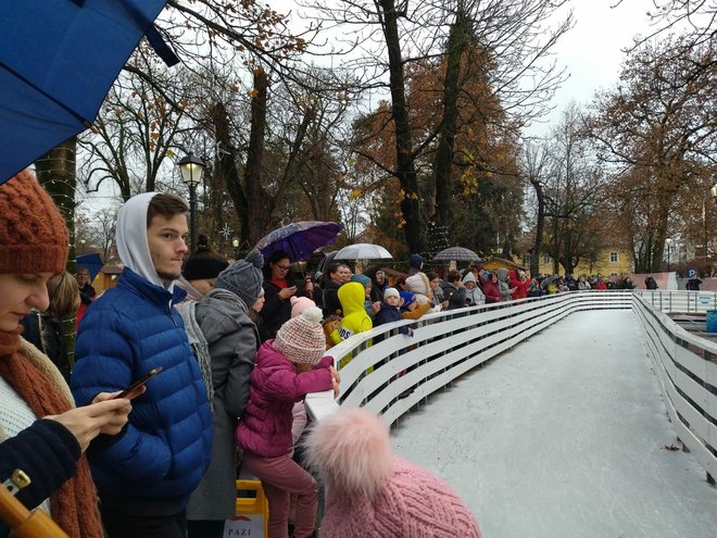 Bjelovarčani su u velikom broju došli na otvorenje klizališta/Foto: Martina Čapo
